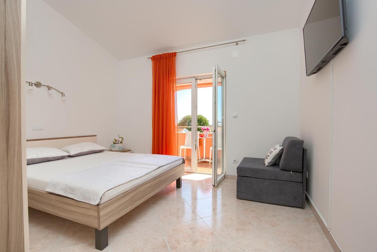 Apartments Orange Medulin Extérieur photo