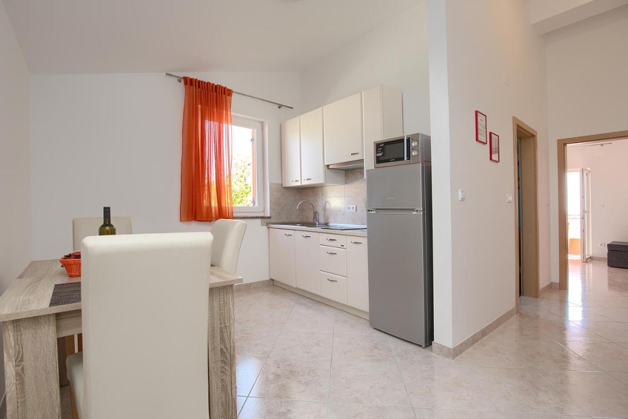 Apartments Orange Medulin Extérieur photo