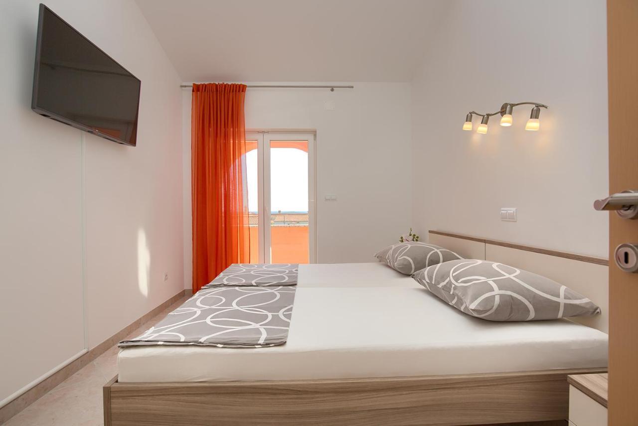 Apartments Orange Medulin Extérieur photo
