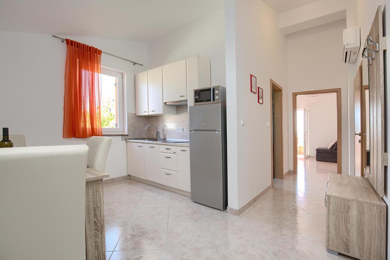 Apartments Orange Medulin Extérieur photo