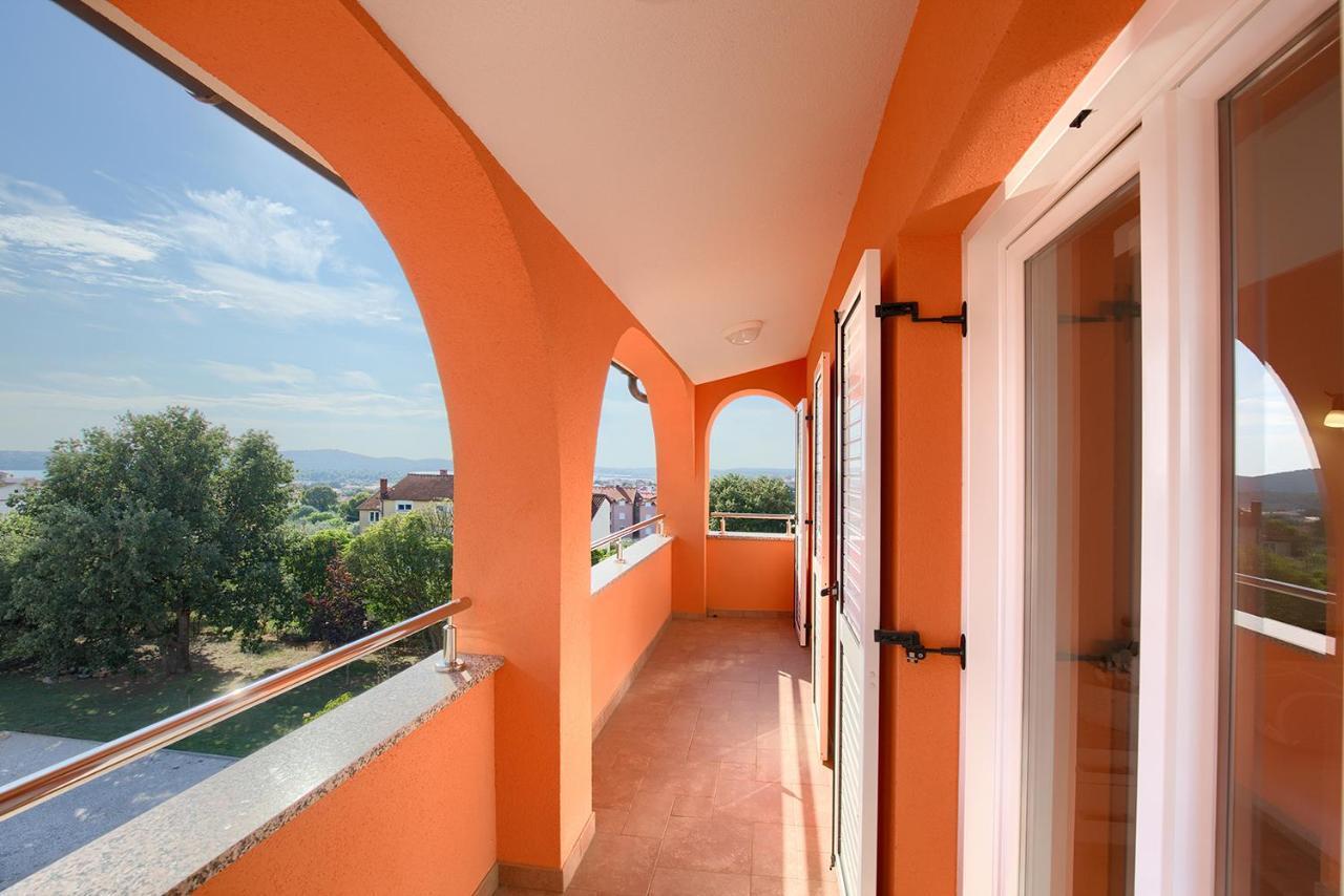 Apartments Orange Medulin Extérieur photo