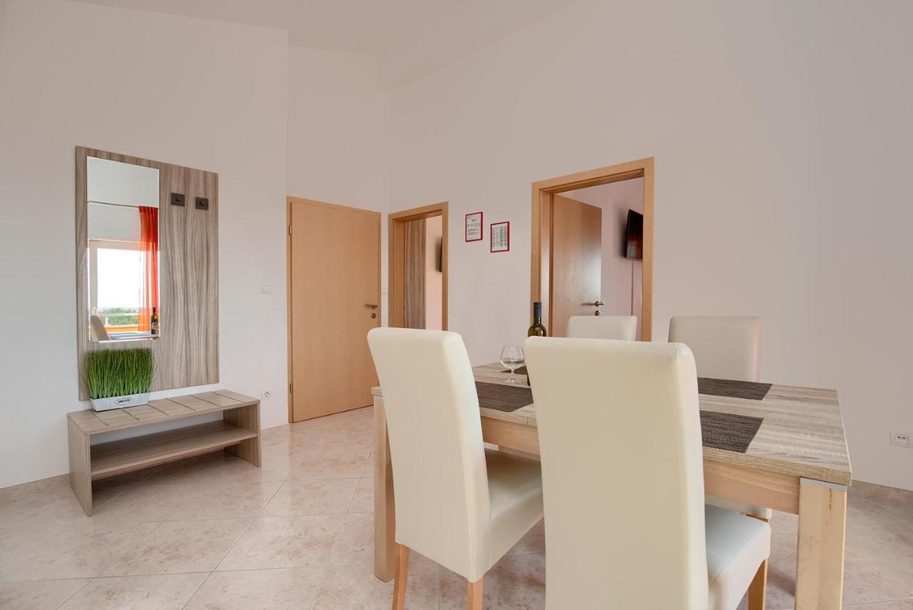Apartments Orange Medulin Extérieur photo