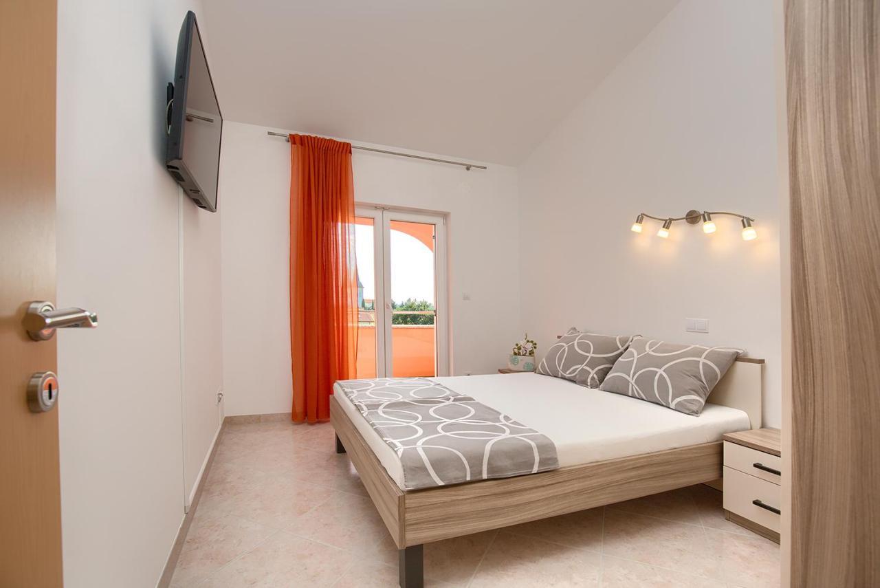 Apartments Orange Medulin Extérieur photo