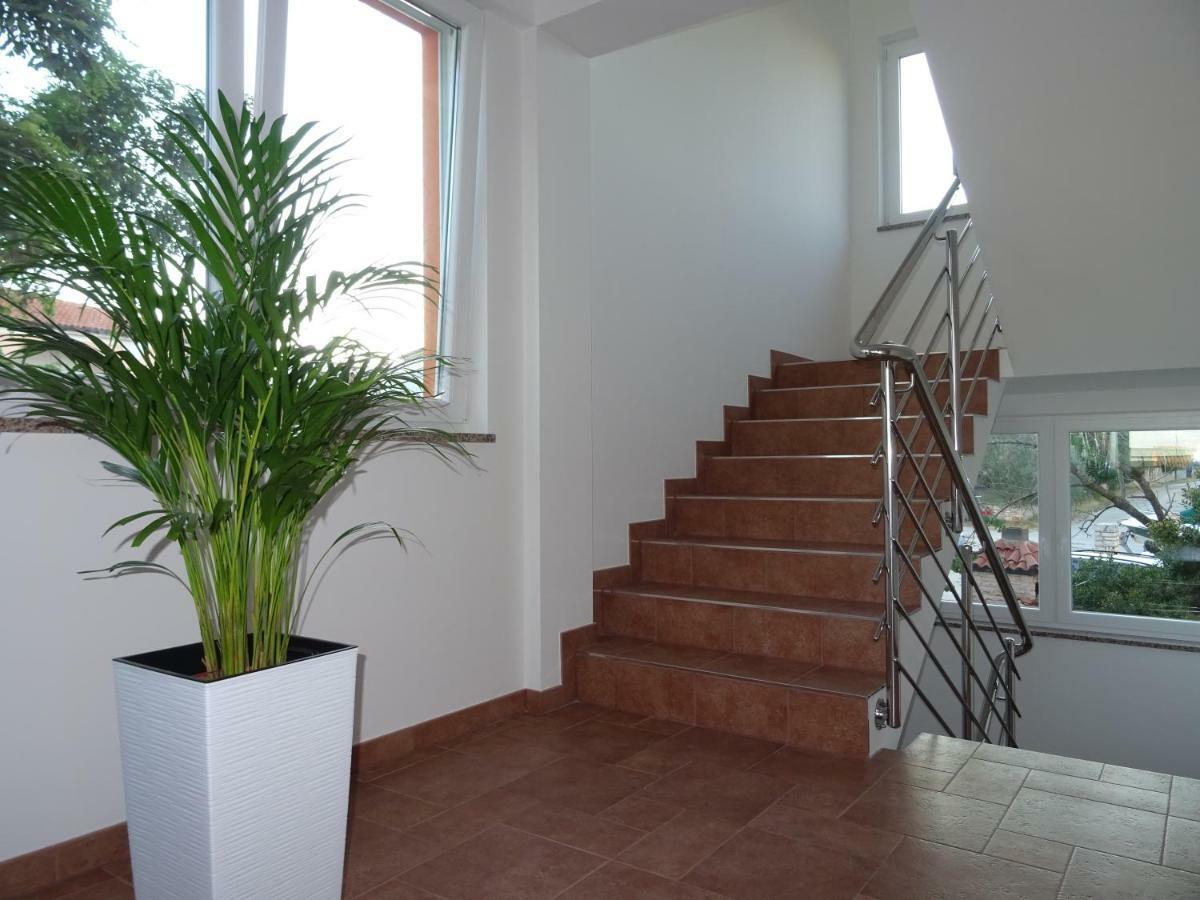 Apartments Orange Medulin Extérieur photo