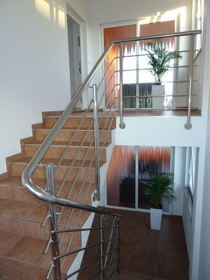 Apartments Orange Medulin Extérieur photo