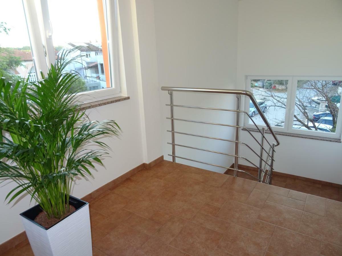 Apartments Orange Medulin Extérieur photo