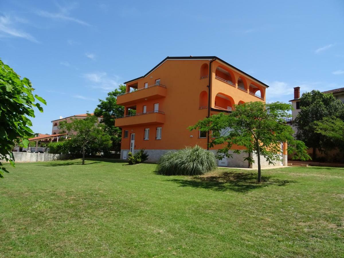 Apartments Orange Medulin Extérieur photo